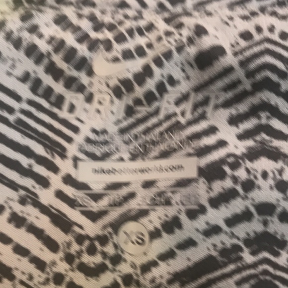 Nike Dri-fit  x small leggings with back zipper. - Picture 4 of 4